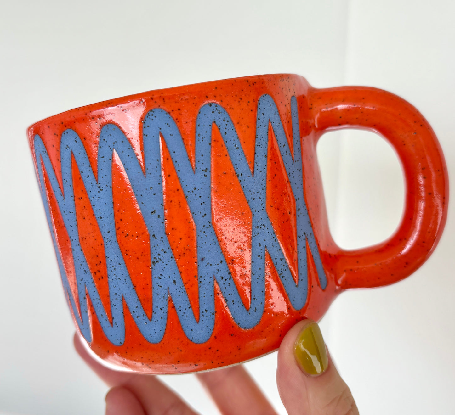 Criss Cross Mug RED