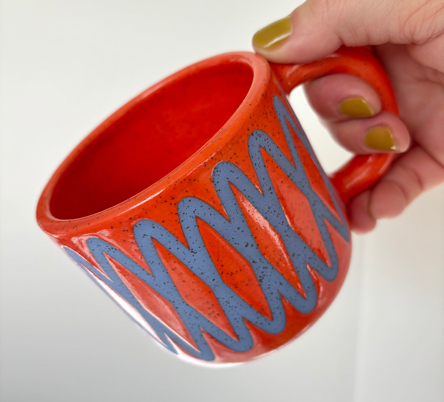 Criss Cross Mug RED